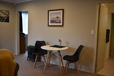 Photo of property in 6 Glendavar Street, Berhampore, Wellington, 6023