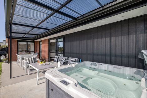 Photo of property in 71 Dunkeld Drive, Papamoa, 3118