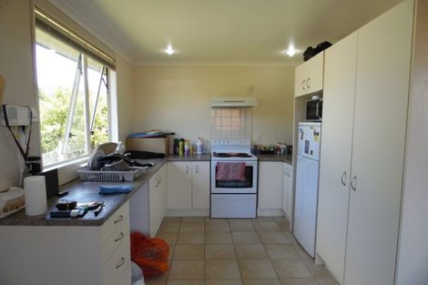 Photo of property in 24 Selak Place, Glen Eden, Auckland, 0602