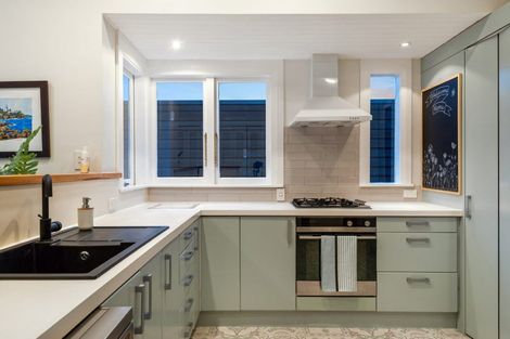 Photo of property in 12 Glade Place, Birkenhead, Auckland, 0626