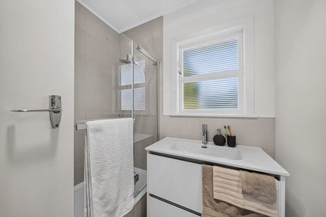 Photo of property in 17 Philip Street, Carterton, 5713
