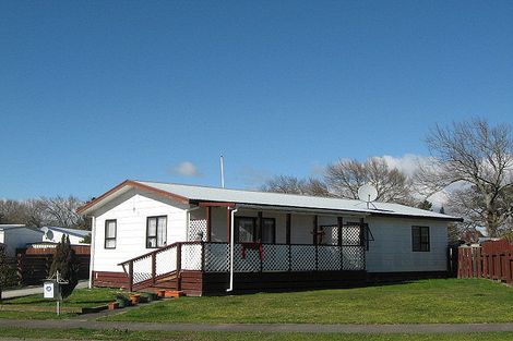 Photo of property in 3 Holt Place, Waipukurau, 4200