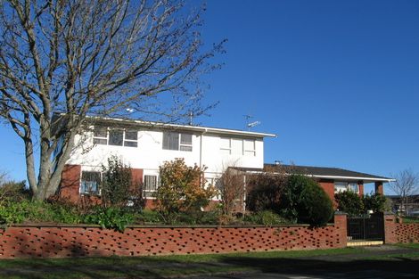 Photo of property in 2 Beaumaris Place, Dinsdale, Hamilton, 3204