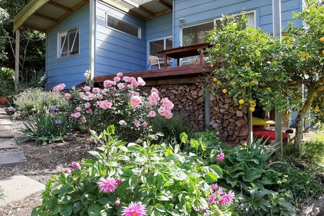 Photo of property in 95 Cornwallis Road, Cornwallis, Auckland, 0604