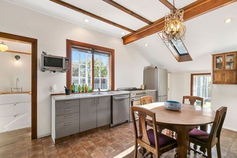 Photo of property in 8a Puriri Street, Eastbourne, Lower Hutt, 5013