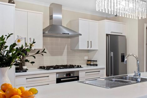 Photo of property in 10 Tralee Street, Omokoroa, 3114