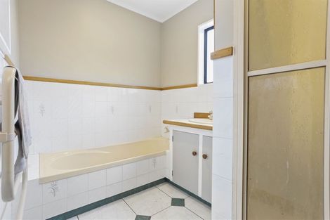 Photo of property in 51 Rhinevale Close, Henderson, Auckland, 0612