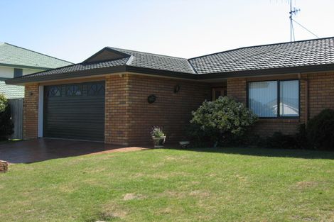 Photo of property in 33 College Drive, Paraparaumu, 5032