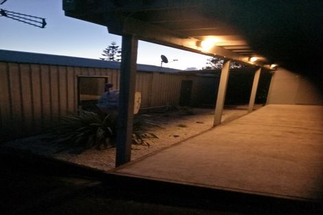 Photo of property in 17 Montego Place, Weymouth, Auckland, 2103