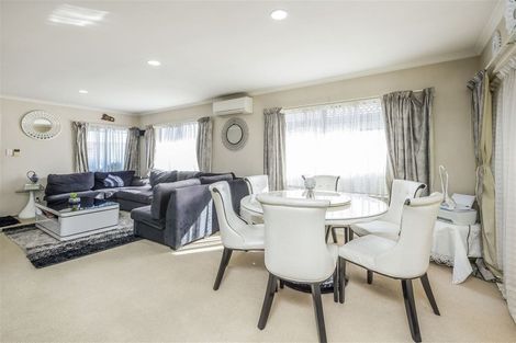 Photo of property in 4 Stellata Court, Randwick Park, Auckland, 2105