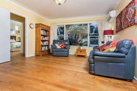 Photo of property in 10 Woodstock Road, Forrest Hill, Auckland, 0620