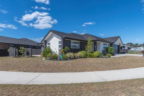 Photo of property in 17 Blanche Road, Papamoa Beach, Papamoa, 3118