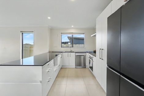 Photo of property in 5 Allen Way, Te Puke, 3119