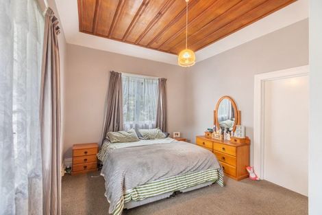 Photo of property in 9 Collins Street, Waipawa, 4210