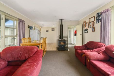 Photo of property in 2 Neil Road, Fairy Springs, Rotorua, 3015