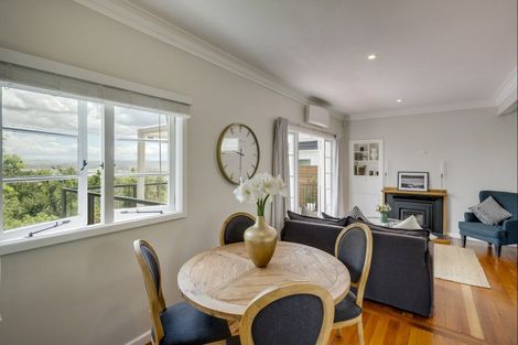 Photo of property in 6 Coleman Terrace, Hospital Hill, Napier, 4110
