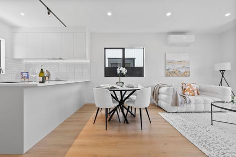 Photo of property in 1/18 Albert Road, Kelston, Auckland, 0602