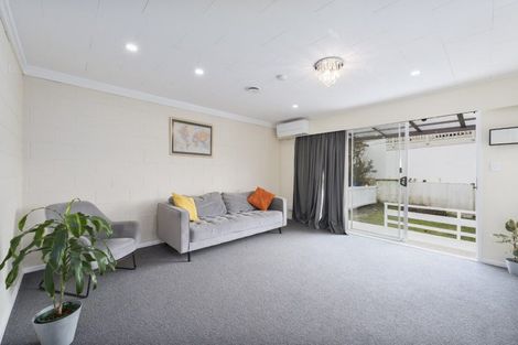 Photo of property in 2/27 Spence Road, Henderson, Auckland, 0612