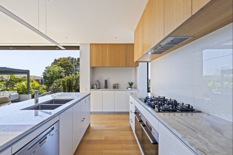 Photo of property in 5 Barrett Road, Spotswood, New Plymouth, 4310