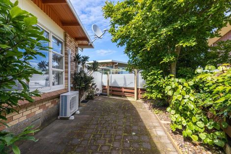 Photo of property in 16b Te Mete Terrace, Merrilands, New Plymouth, 4312