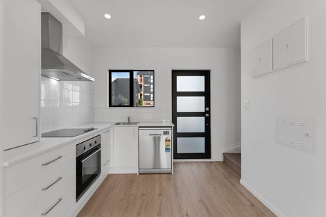 Photo of property in 7 Eileen Newey Place, Henderson, Auckland, 0612