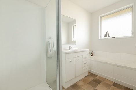 Photo of property in 1/39 Chipping Lane, Redwood, Christchurch, 8051