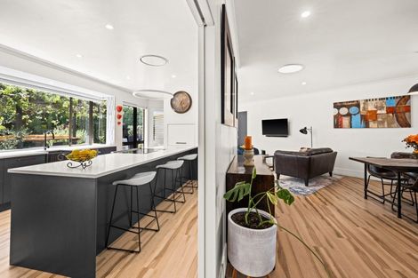 Photo of property in 12 Lennon Grove, Havelock North, 4130