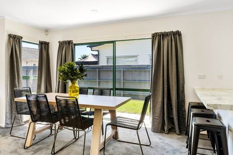 Photo of property in 2/3 Dover Road, Wainuiomata, Lower Hutt, 5014