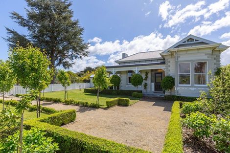 Photo of property in 16 Orchard Road, Greytown, 5712