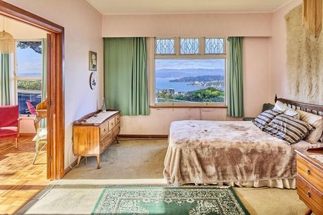 Photo of property in 30 Harbour View Road, Northland, Wellington, 6012