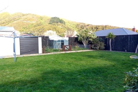 Photo of property in 44 Birdwood Road, Waterloo, Lower Hutt, 5011