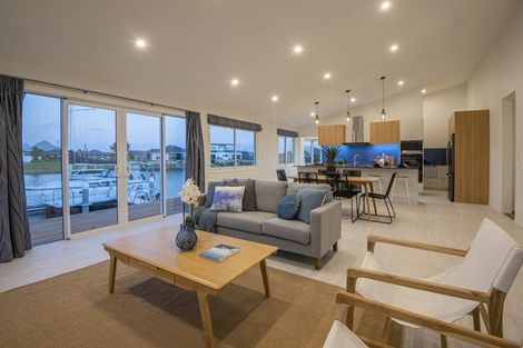 Photo of property in 17 Stace Hopper Drive, One Tree Point, 0118