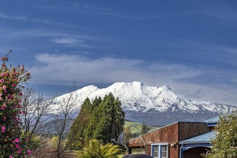 Photo of property in 5 Rangataua Rd (state Highway 49), Ohakune, 4625