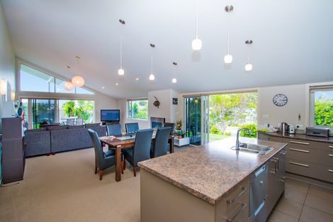 Photo of property in 854 Whangaparaoa Road, Manly, Whangaparaoa, 0930