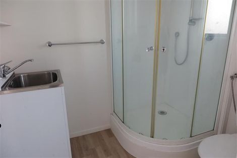 Photo of property in 40 West Coast Road, Glen Eden, Auckland, 0602