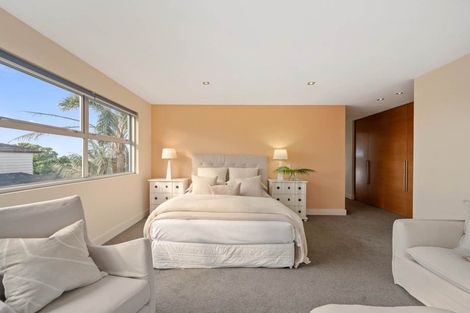 Photo of property in 23 Ocean View Road, Milford, Auckland, 0620