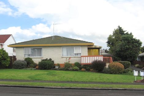 Photo of property in 1/11 Benygloe Place, Highland Park, Auckland, 2010