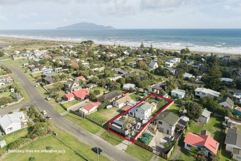 Photo of property in 37 Gawler Street, Te Horo Beach, Otaki, 5581