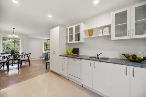 Photo of property in 3 Marbella Drive, Massey, Auckland, 0614