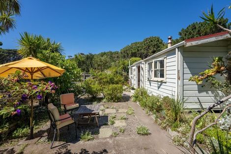 Photo of property in 16 Rangiuru Road, Otaki Beach, Otaki, 5512