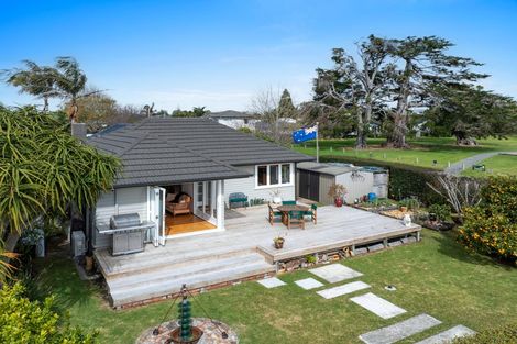 Photo of property in 26 Durham Street, Te Atatu Peninsula, Auckland, 0610