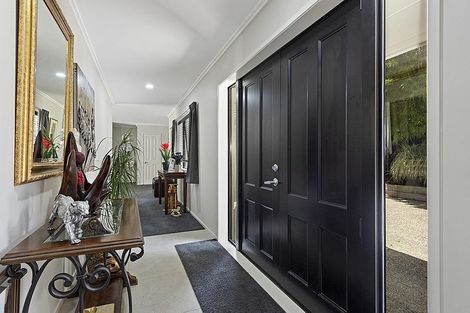 Photo of property in 33 Kahikatea Lane, Brown Owl, Upper Hutt, 5018