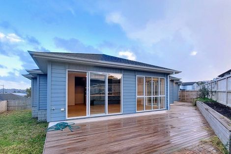 Photo of property in 66 Taikura Avenue, Red Beach, 0932