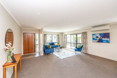 Photo of property in Caversham Park, 2/7 Caversham Road, Westmere, Whanganui, 4501