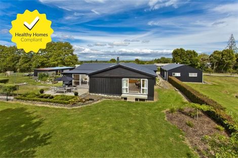 Photo of property in 98 Koraha Road, Kumeu, 0892