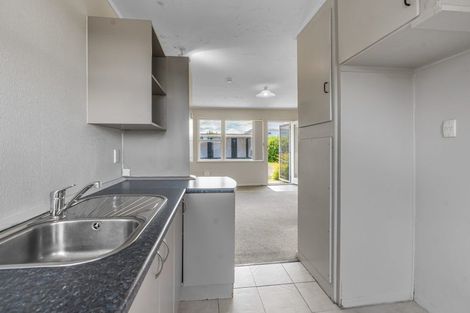 Photo of property in 2/77a Wellington Street, Howick, Auckland, 2014