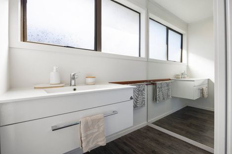 Photo of property in 205 Newcastle Road, Grandview Heights, Hamilton, 3200