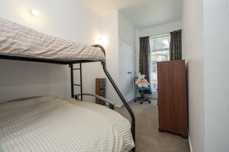 Photo of property in 24 Seaview Road, Piha, New Lynn, 0772