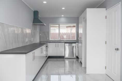 Photo of property in 100 Manuroa Road, Takanini, 2112