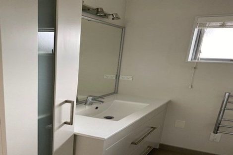 Photo of property in 1 Pohutukawa Avenue, Shelly Park, Auckland, 2014